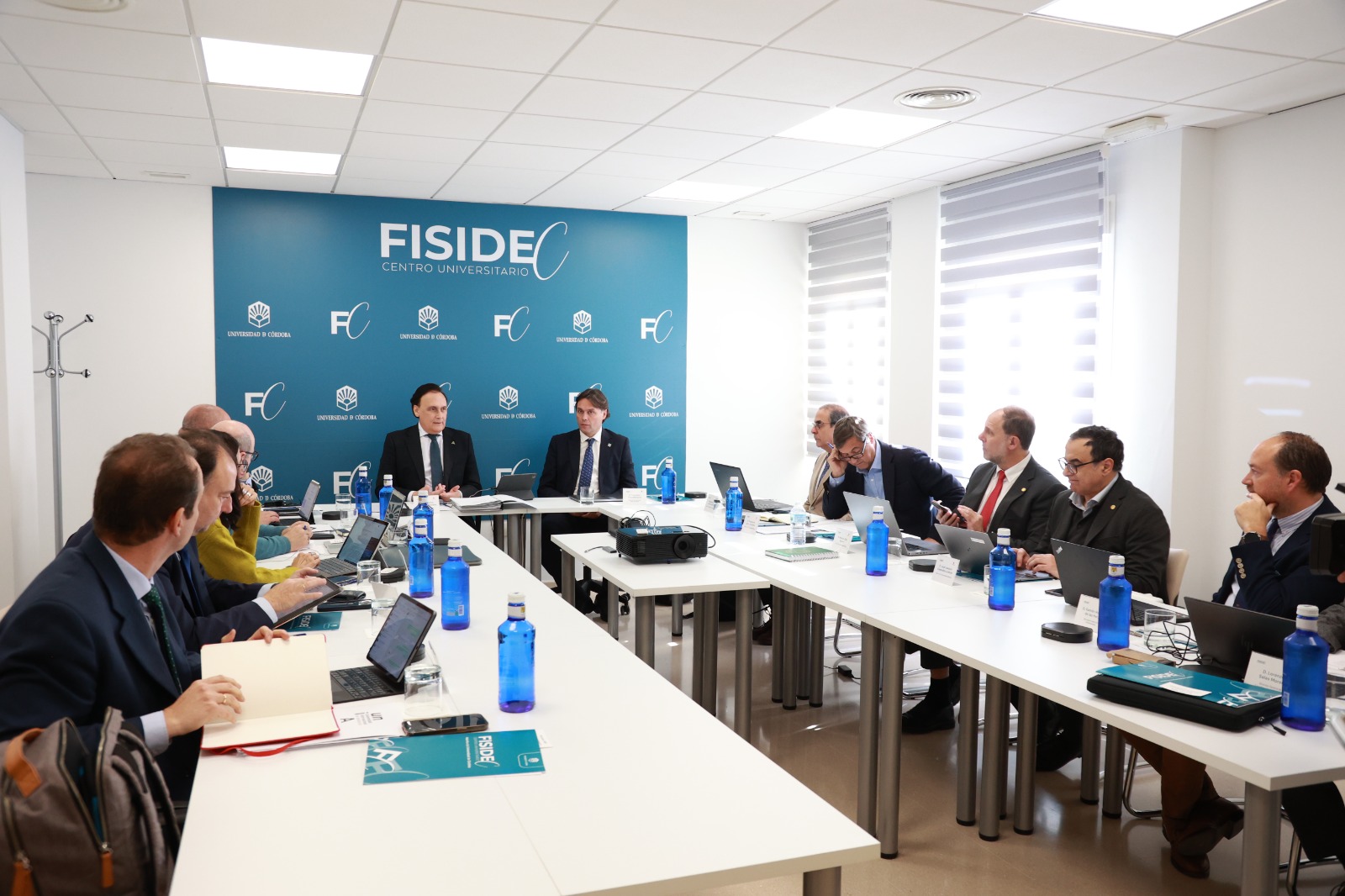 Villamandos en la reunión con los rectores universitarios