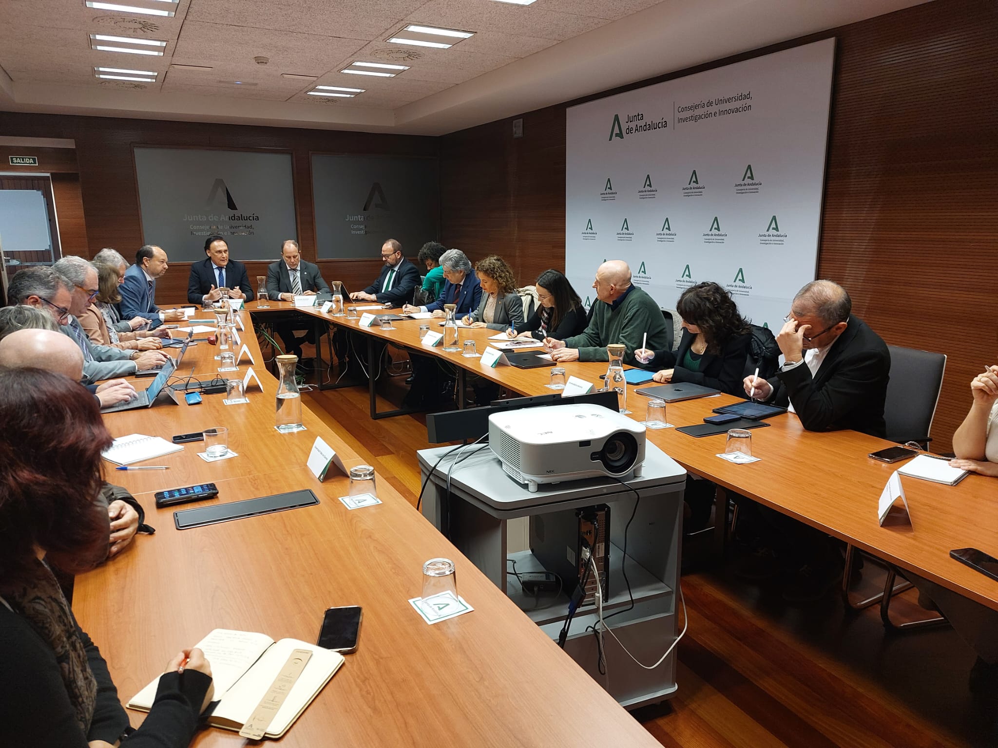 Villamandos en la reunión con los vicerrectores de Infraestructuras