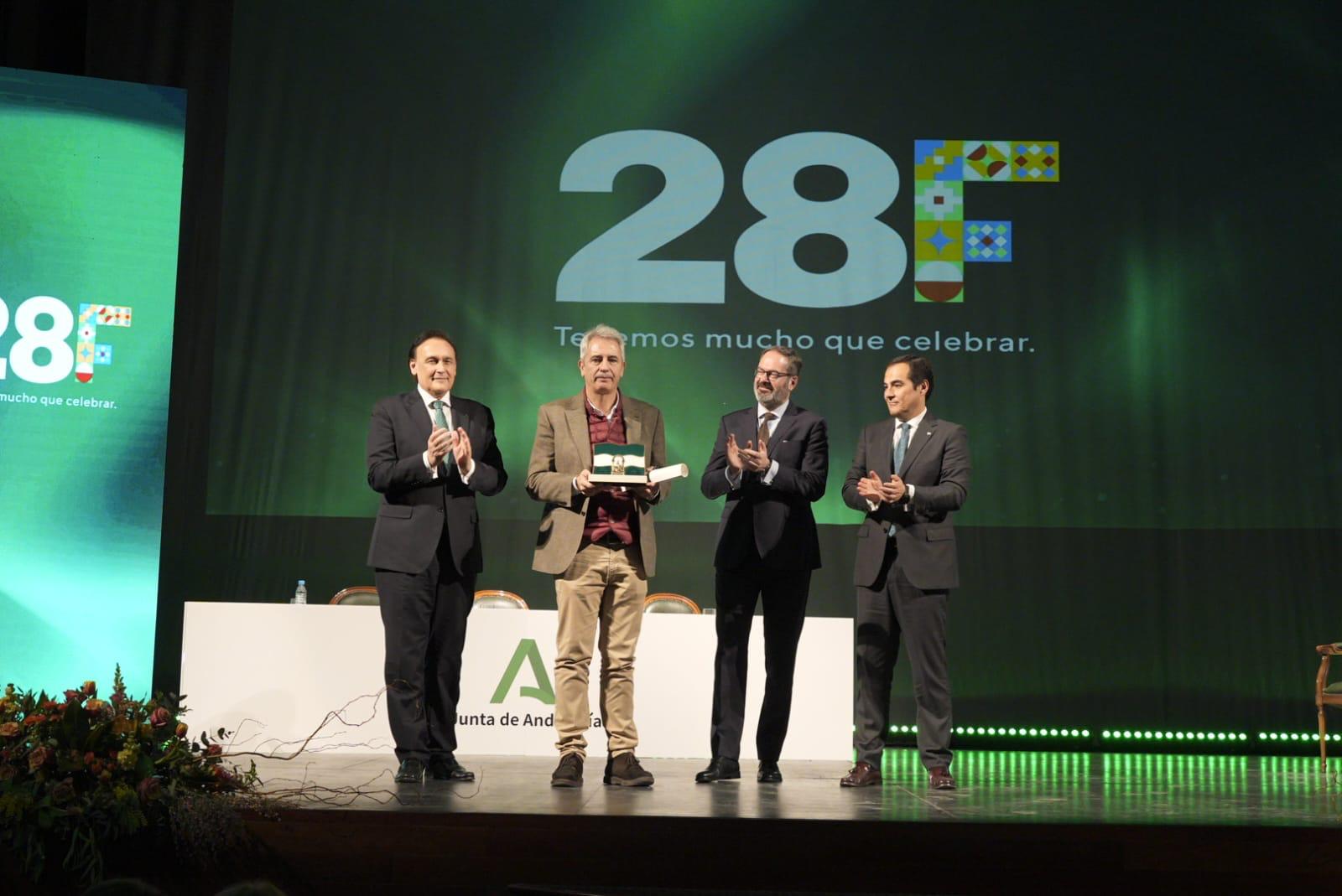 Entrega de las Banderas de Andalucía de Córdoba por el 28F
