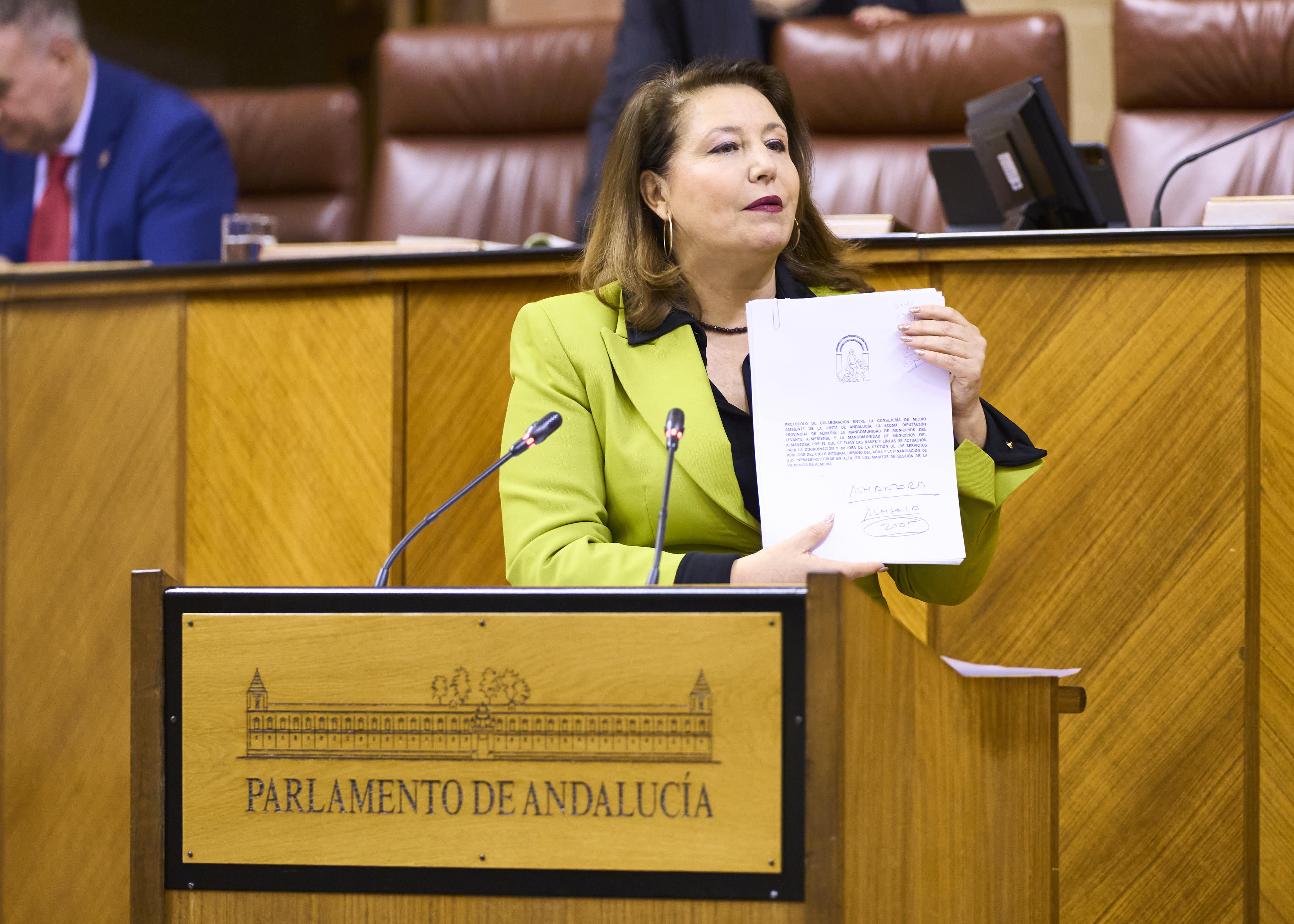 Carmen Crespo durante su intervención en el Parlamento de Andalucía
