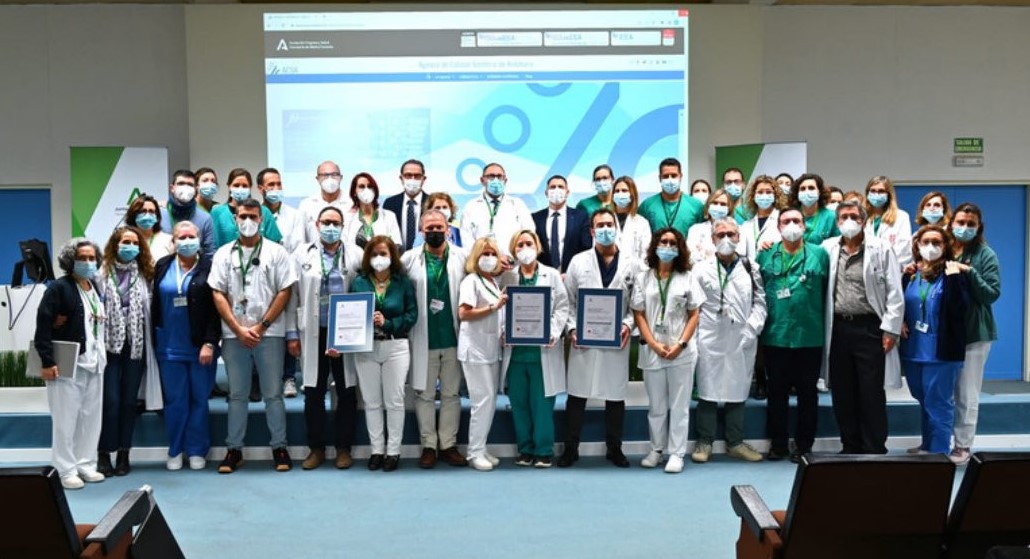 Entrega de la certificación de calidad a 3 unidades del HU Virgen de la Victoria_010224