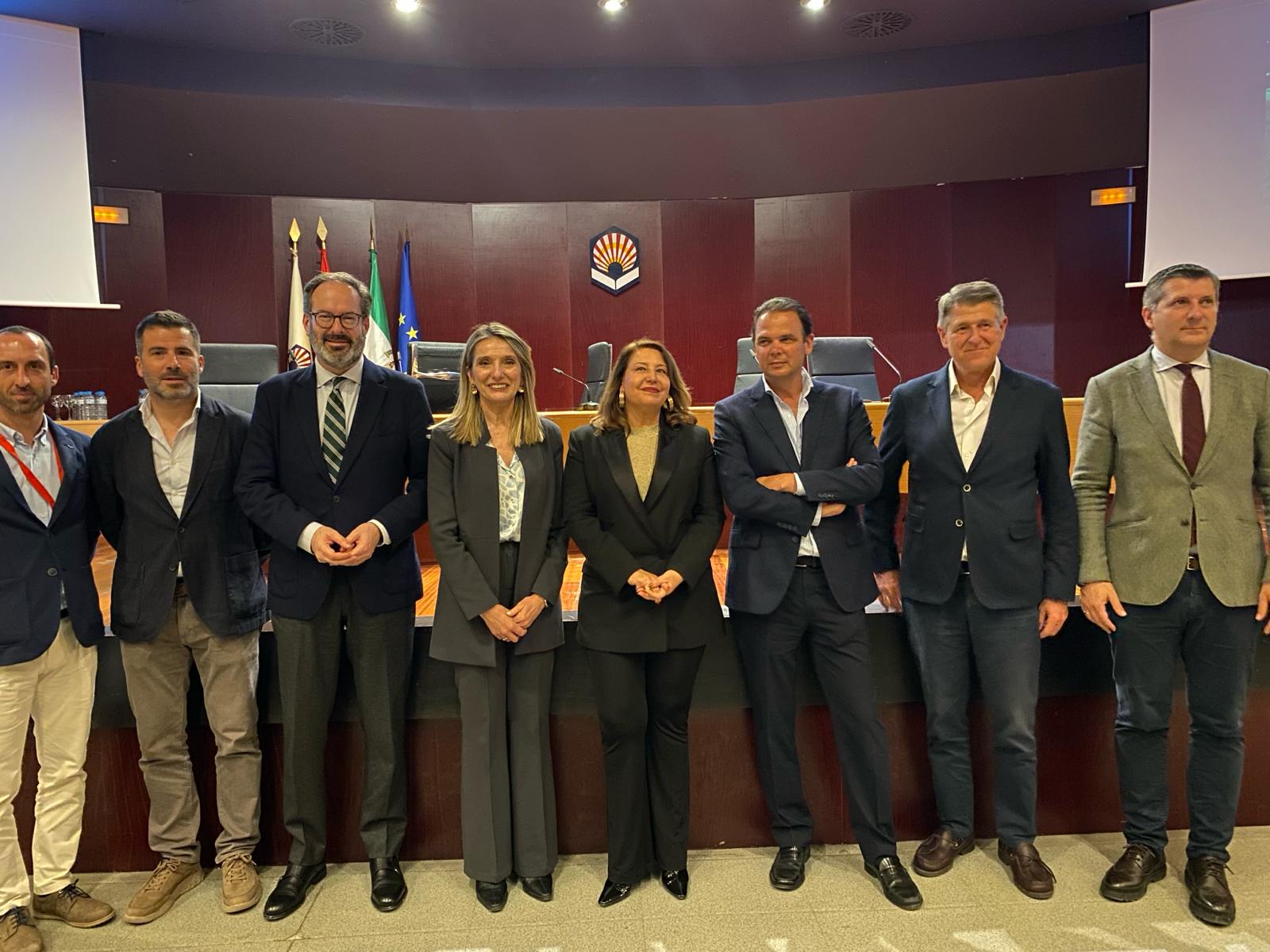 Carmen Crespo en la foto familia de clausura de Agroinventio