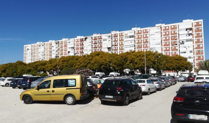 Imagen de un solar en el barrio de Puntales, Cádiz.