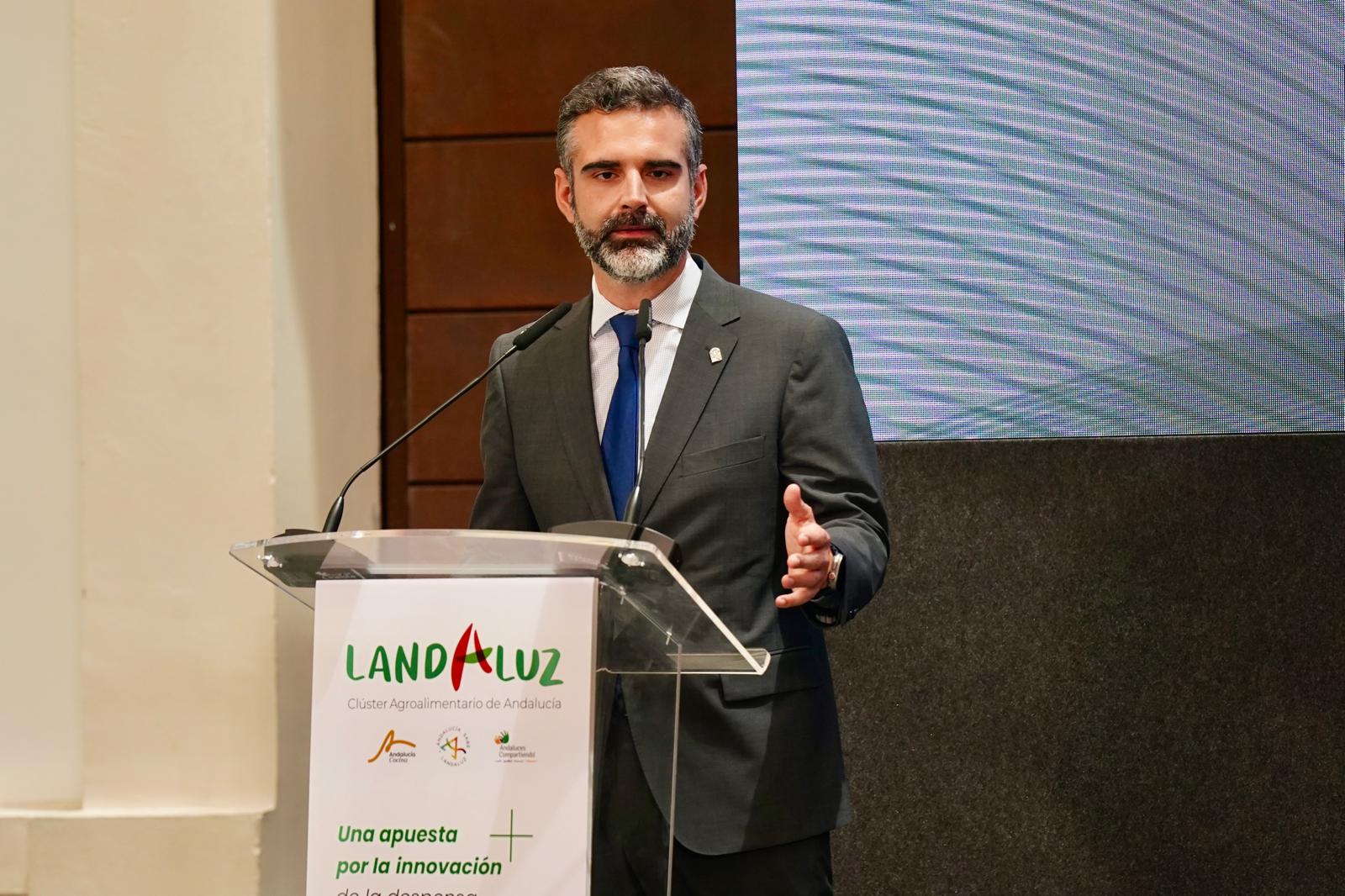 El consejero en la presentación del Cluster Agroalimentario de Andalucía