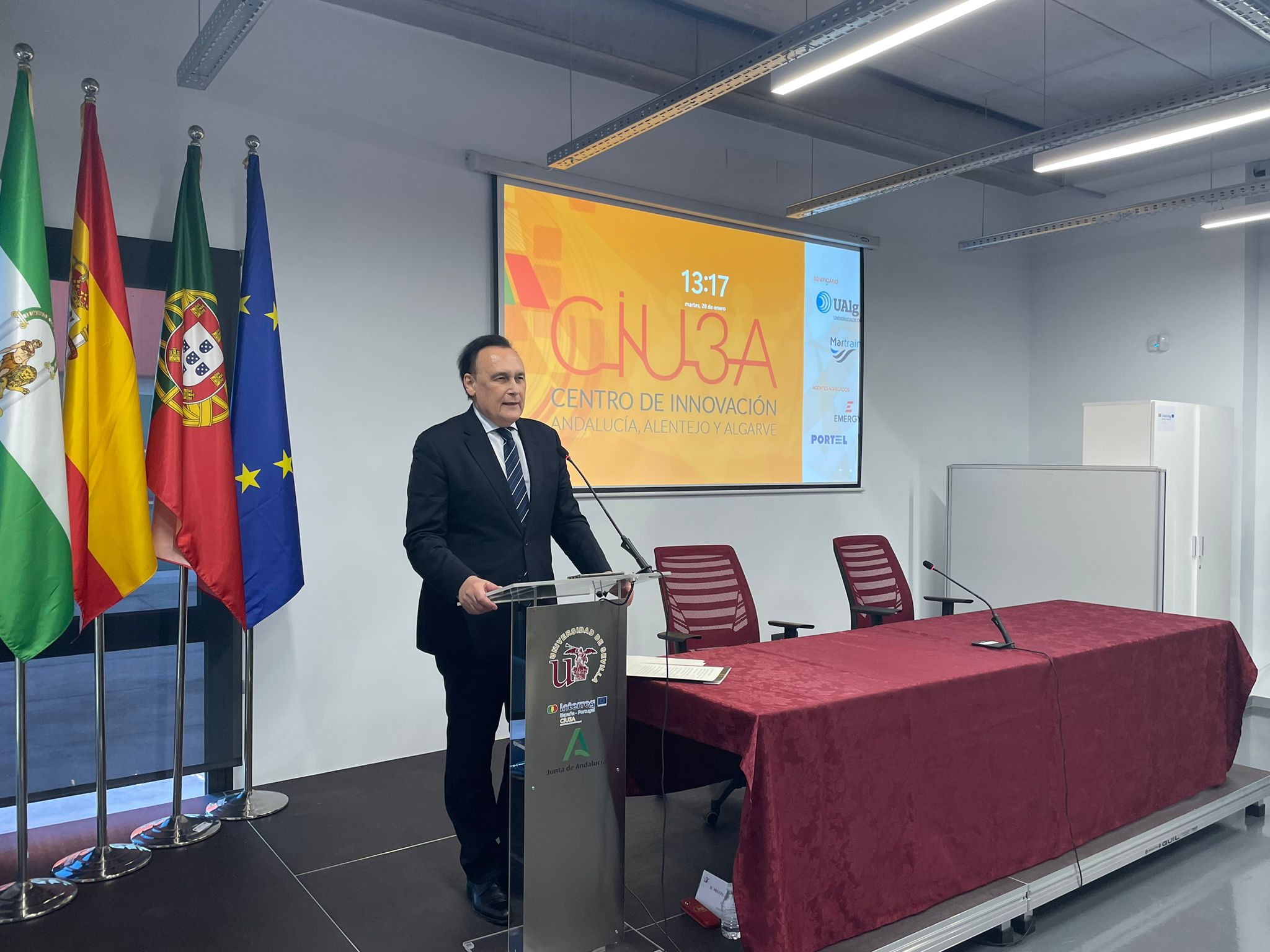 Villamandos en la presentación del Hub Innovation de Ulysseus