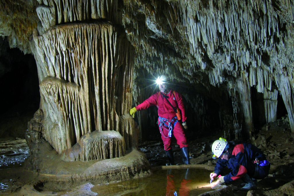 Cueva de la Tinaja.