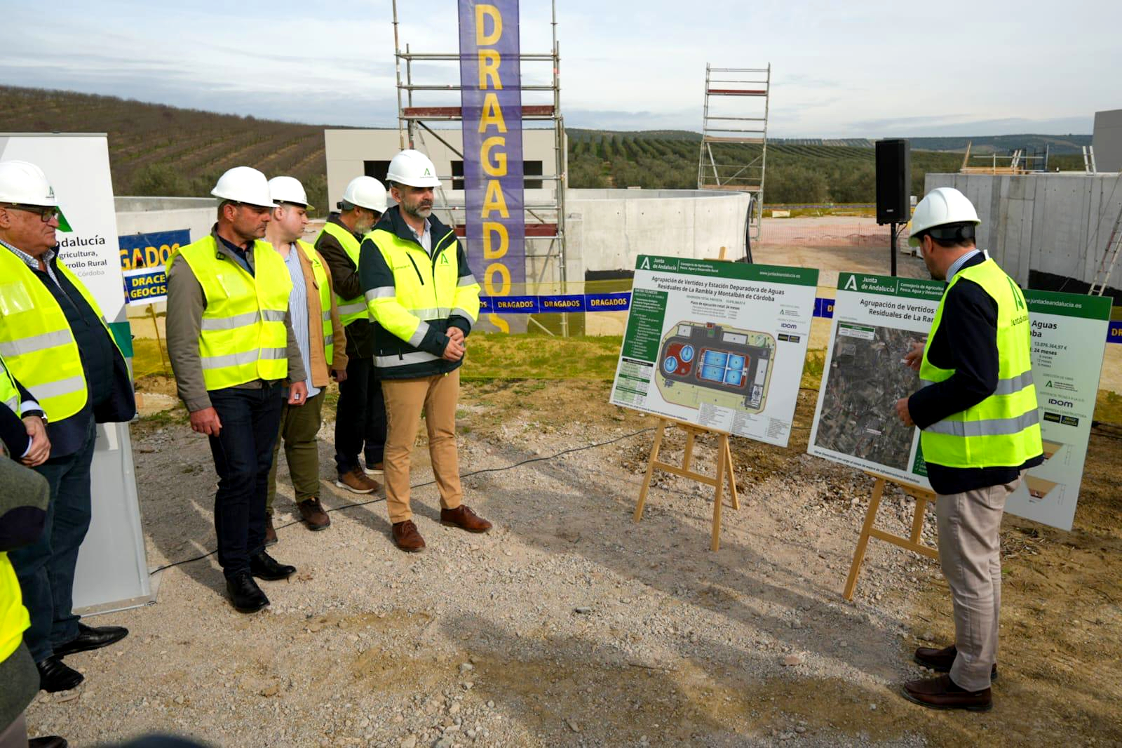El consejero visita las obras de la EDAR y agrupación de vertidos de La Rambla y Montalbán (Córdoba)