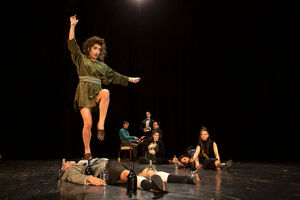 Espectáculo de danza ‘La sombra del oro’ de Circo de Sur a Sur