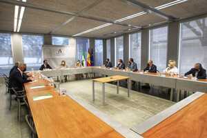 Reunión de la consejera de Fomento con los representantes sociales de Jaén.