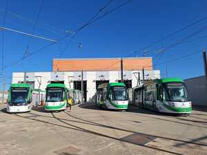 Los nuevos trenes han llegado a las cocheras del metro.