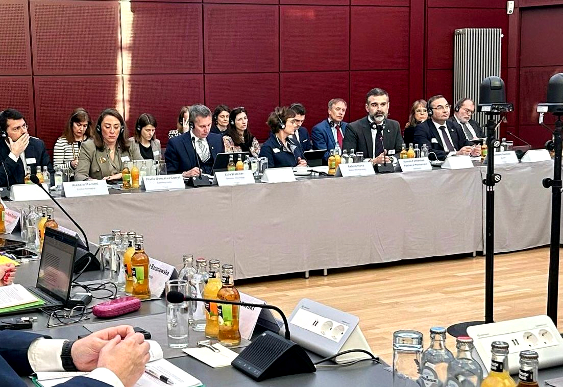 Fernández-Pacheco se reúne en Bruselas con el comisario europeo de Agricultura