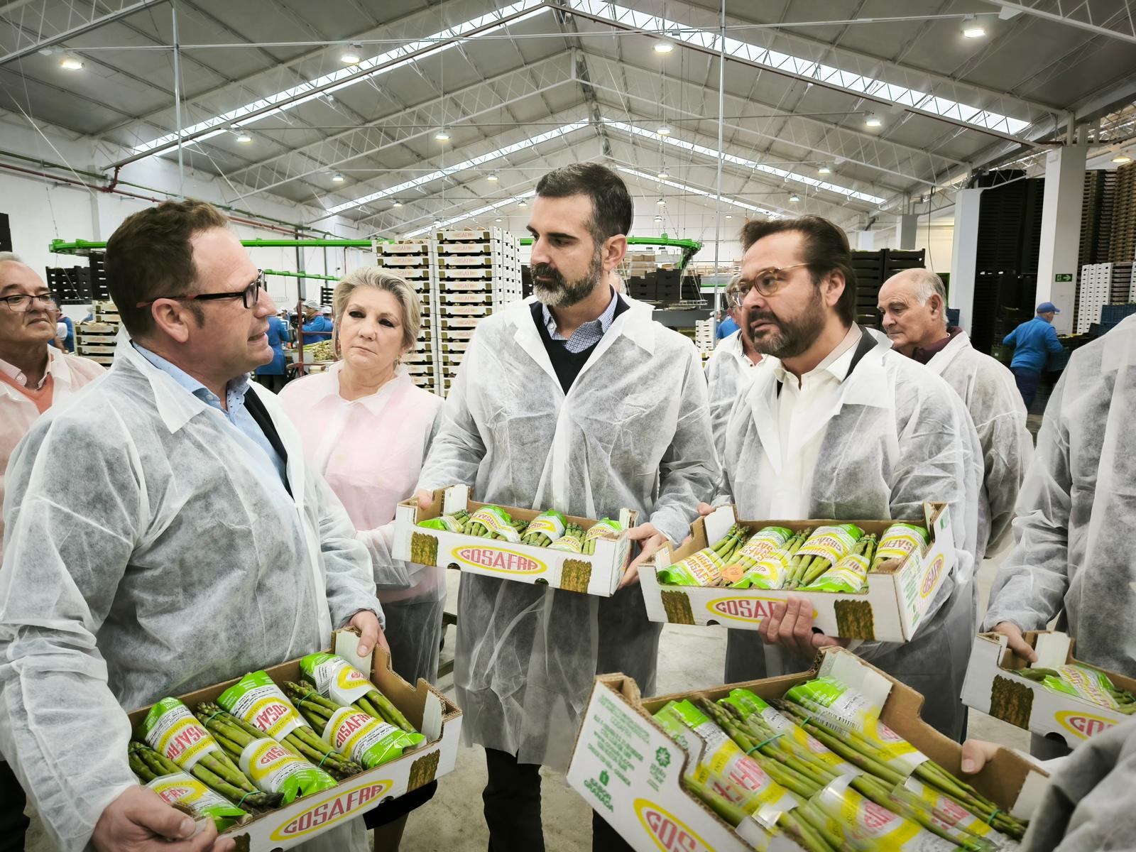 Ramón Fernández-Pacheco visita la cooperativa agrícola COSAFRA.