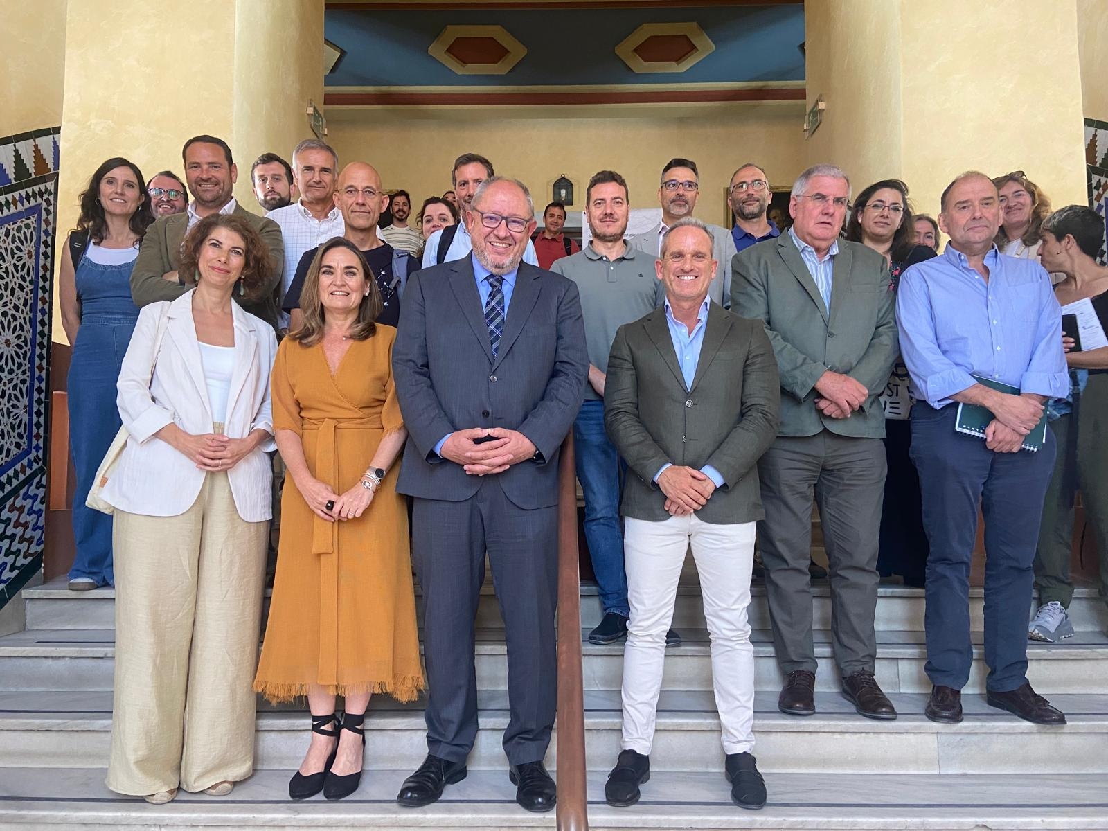 El programa de las jornadas ha incluido ponencias de responsables técnicos de la Consejería de Sostenibilidad y Medio Ambiente y de los directores conservadores de varios espacios naturales emblemáticos de la provincia.