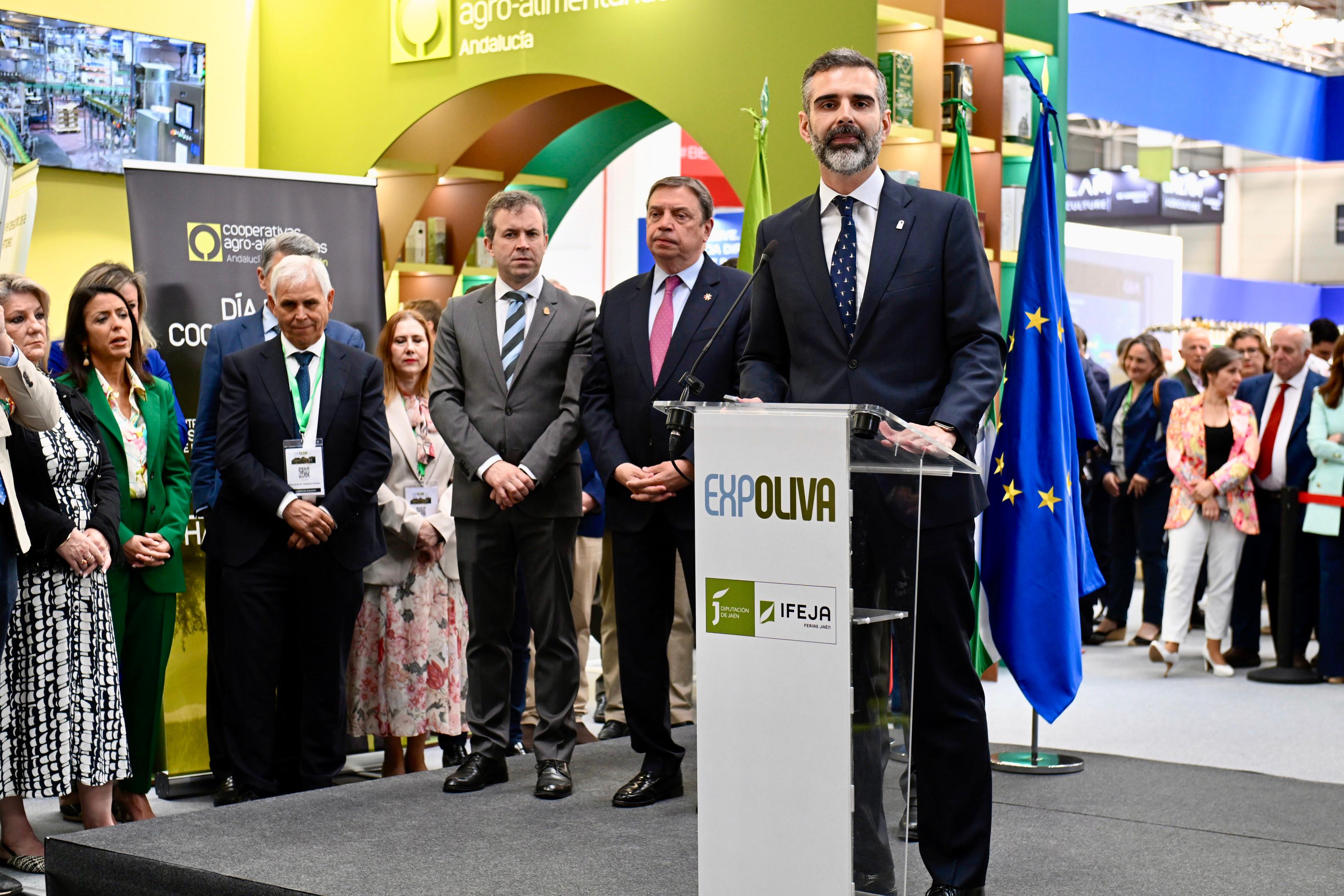 El consejero de Agricultura durante la inauguración de Expoliva 2025