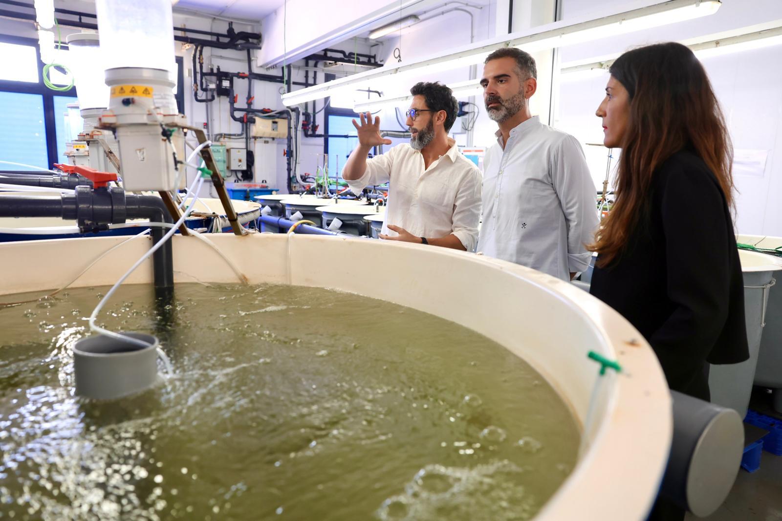 Ramón Fernández-Pachecho durante su visita a CTAQUA.