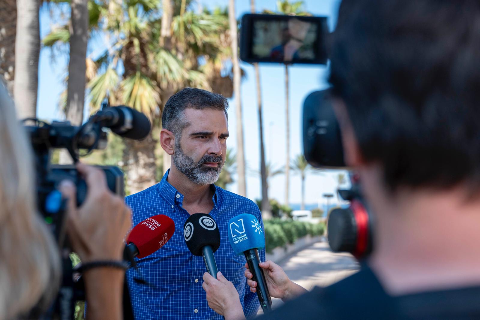 El consejero de Agricultura, Pesca, Agua y Desarrollo Rural, Ramón Fernández-Pacheco