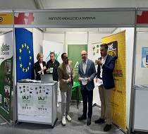 Stand informativo del Carné Joven en las Jornadas de Recepción al Estudiante de la UGR