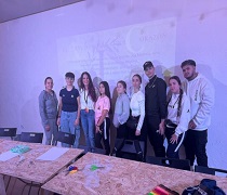 Alguno de los jóvenes participantes en el taller del IAJ