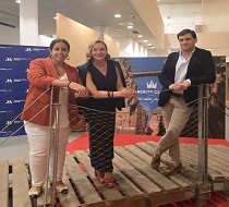 La coordinadora provincial IAJ en Málaga, la delegada territorial de Fomento y el director del IAJ