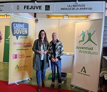 El stand del IAJ ha ofrecido a los jóvenes todos los servicios y recursos como el Carné Joven