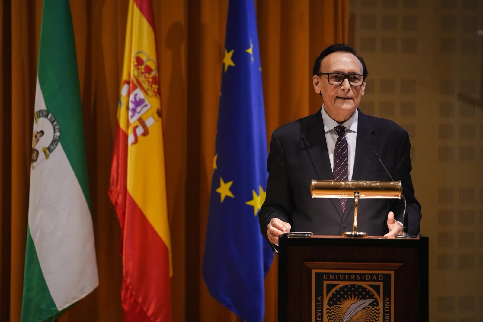 Villamandos en el acto de la UPO