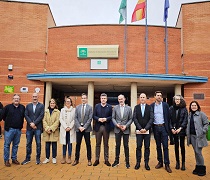 La responsable provincial del IAJ en Huelva a acompañado a los responsables educativos en ambos municipios