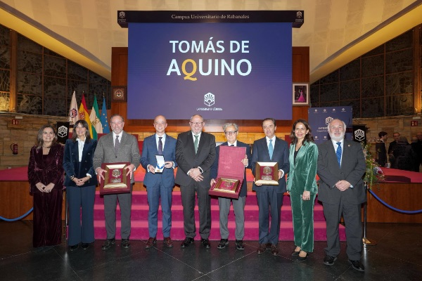 La Universidad de Córdoba concede al Hospital Reina Sofía la Medalla de Oro por su 50 aniversario