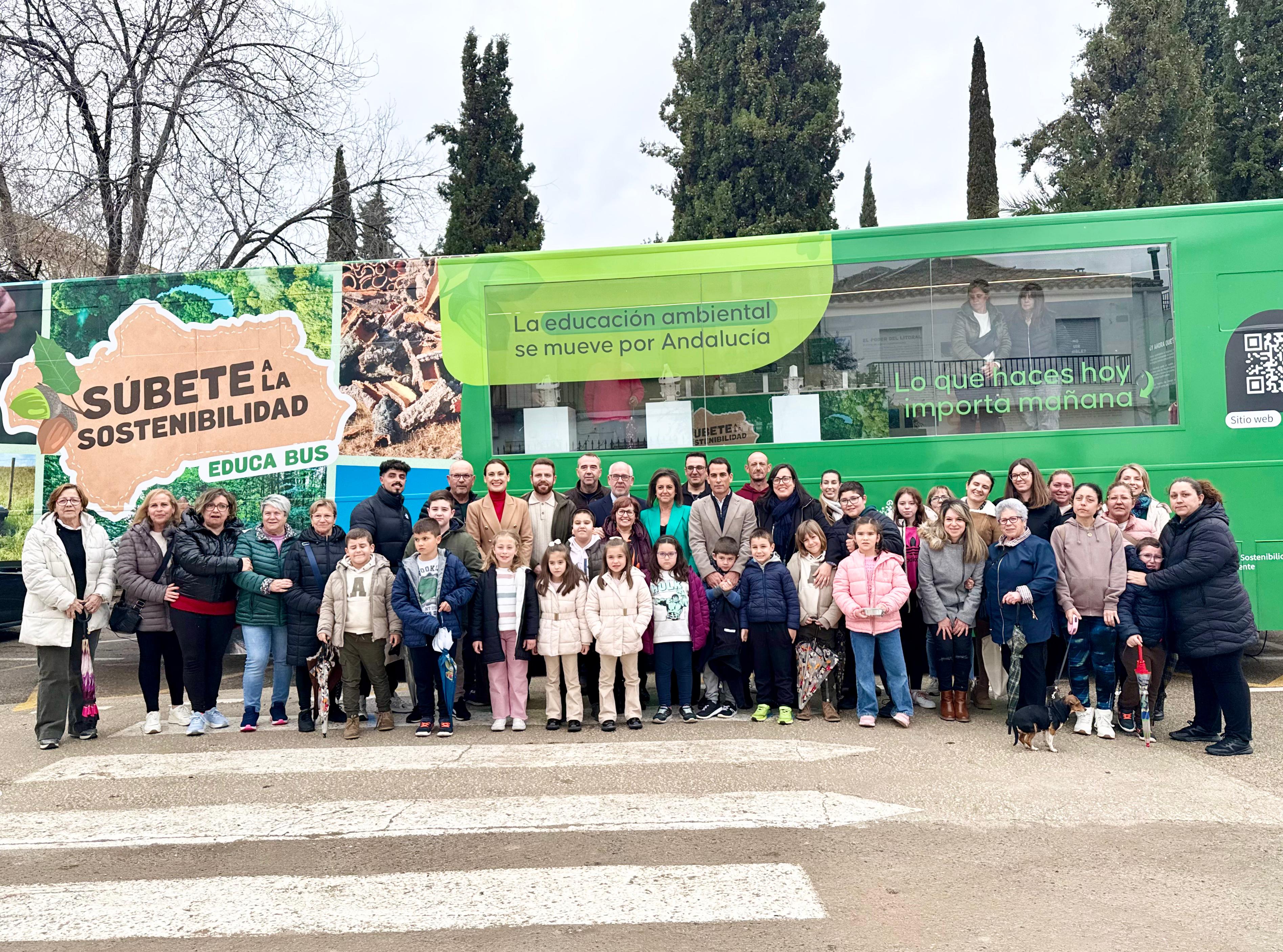 El EducaBus recorrerá más de 200 municipios de Andalucía.