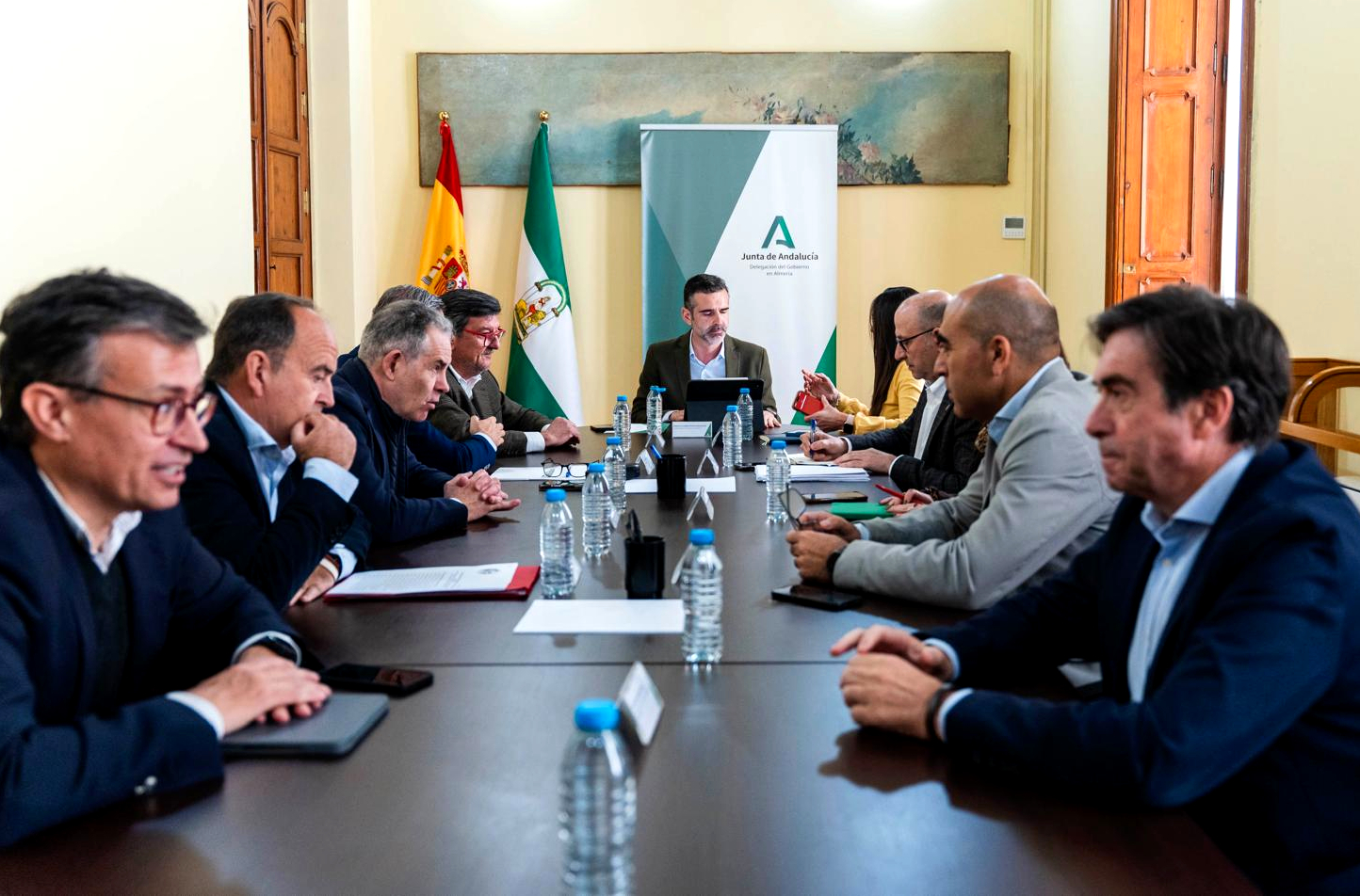 El consejero de Agricultura preside la constitución de la mesa de trabajo creada con las organizaciones integrantes de FEPEX Andalucía