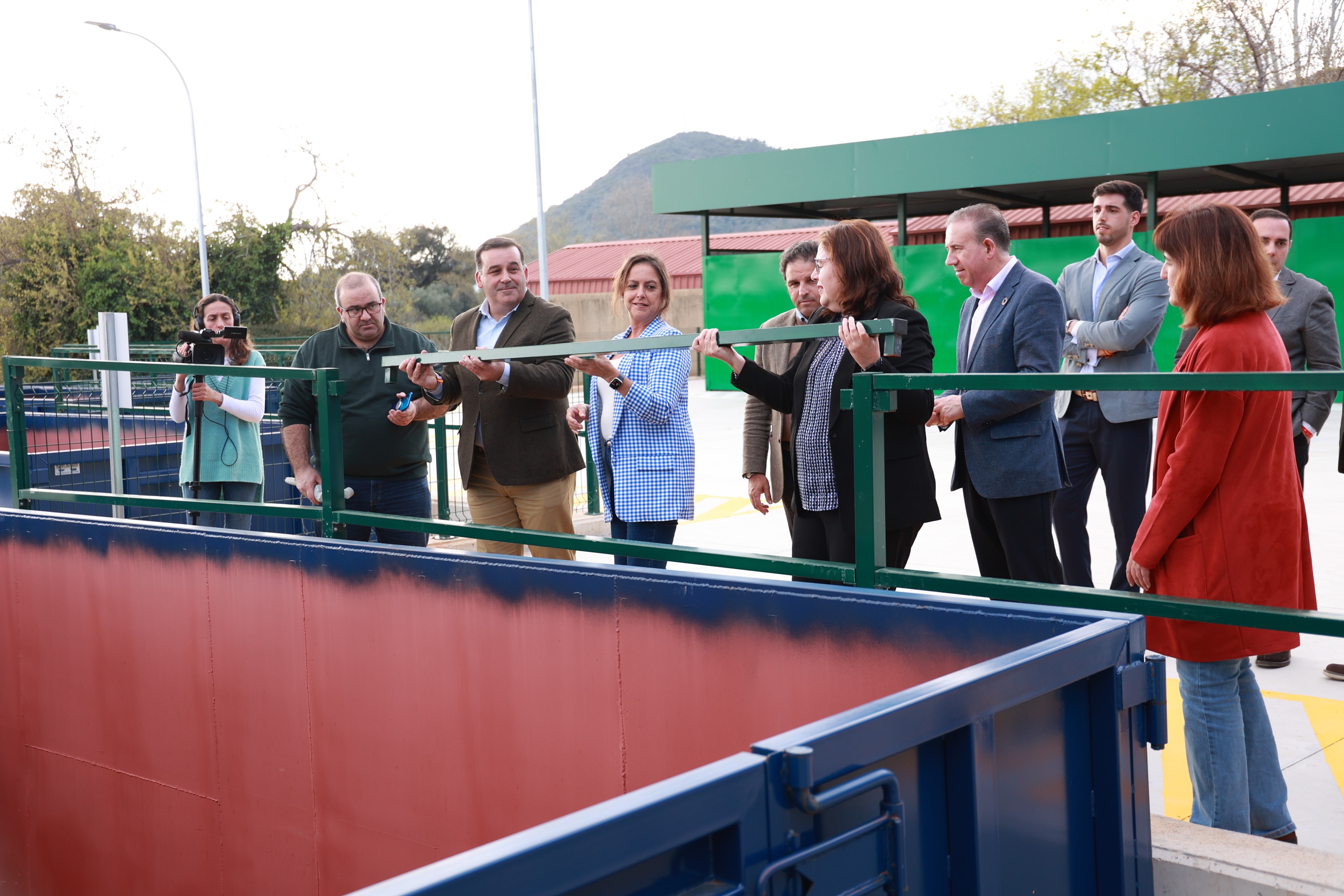 Catalina García ha inaugurado un nuevo punto limpio, en este caso en Aracena (Huelva).