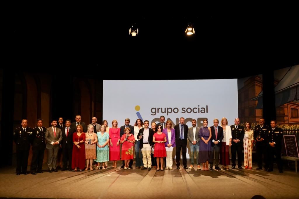 Foto de familia Premios Solidario ONCE.
