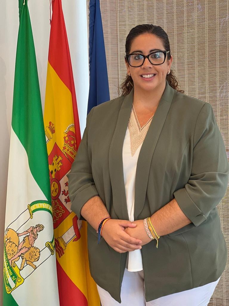 Alba Ortiz.  