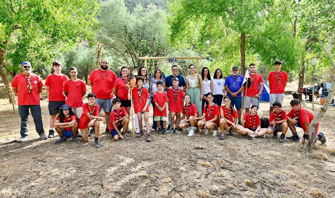 Visita institucional al campamento de Hondacabras (Jaén), donde jóvenes scouts de Ogíjares están de acampada