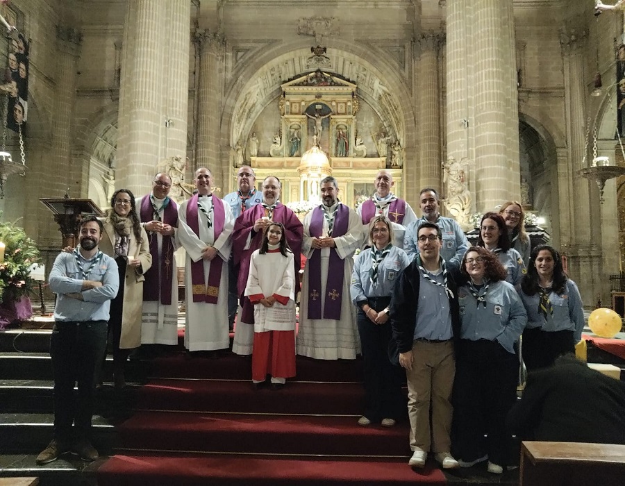 Ceremonia de los jóvenes scouts desarrollada en la Catedral de Jaén