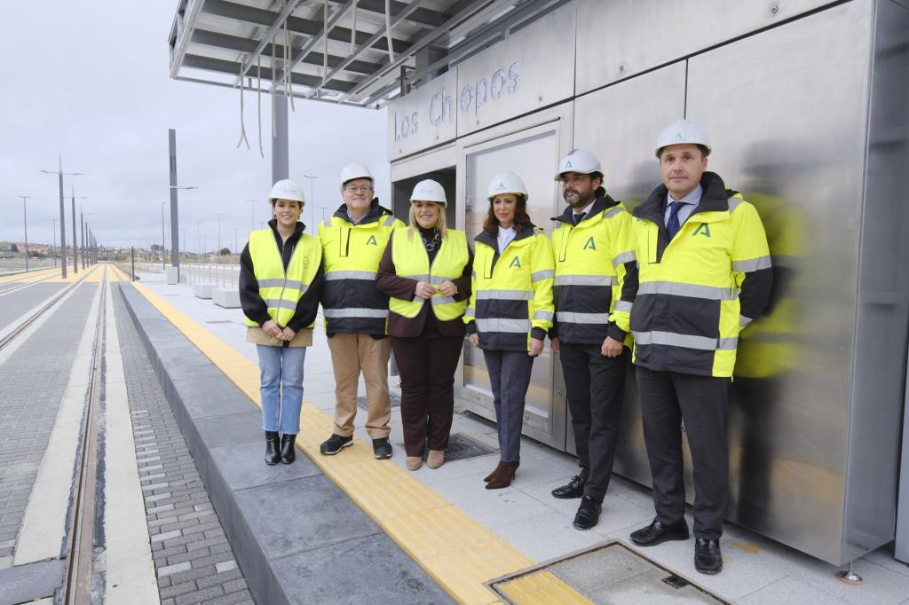 Visita de la consejera Rocío Díaz al Vial del Machuchón.