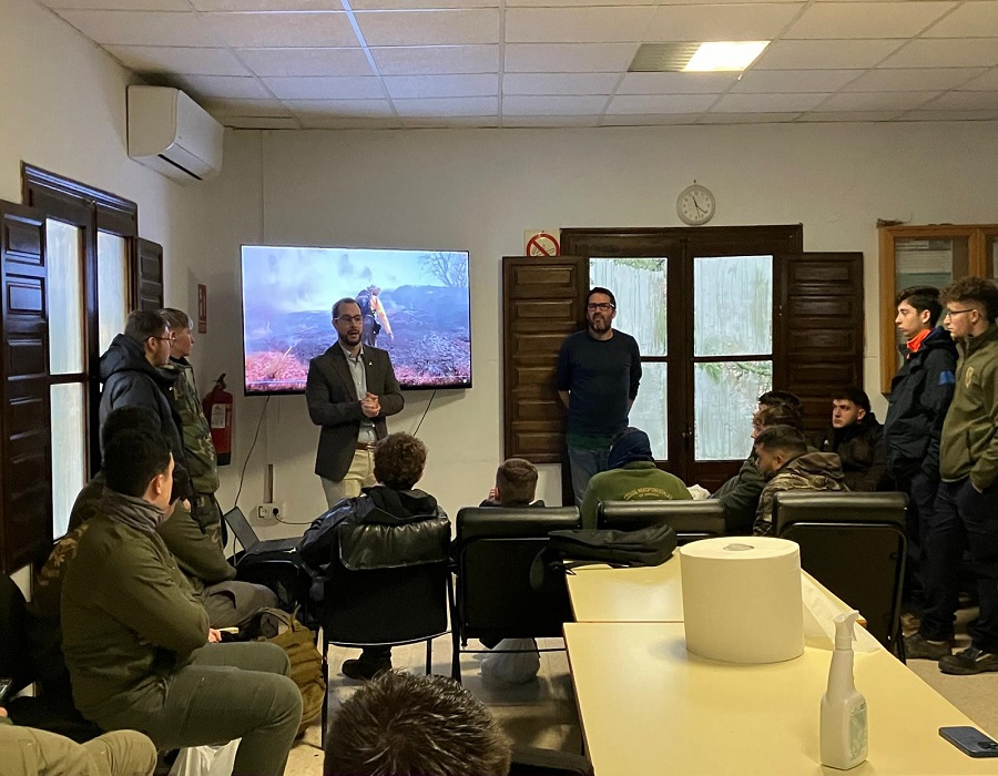 Como novedad en esta edición de 2026, el IAJ, en colaboración con el Parque Nacional de Sierra Nevada han puesto en marcha el proyecto de Redes Locales de Jóvenes por las Reservas de la Biosfera 